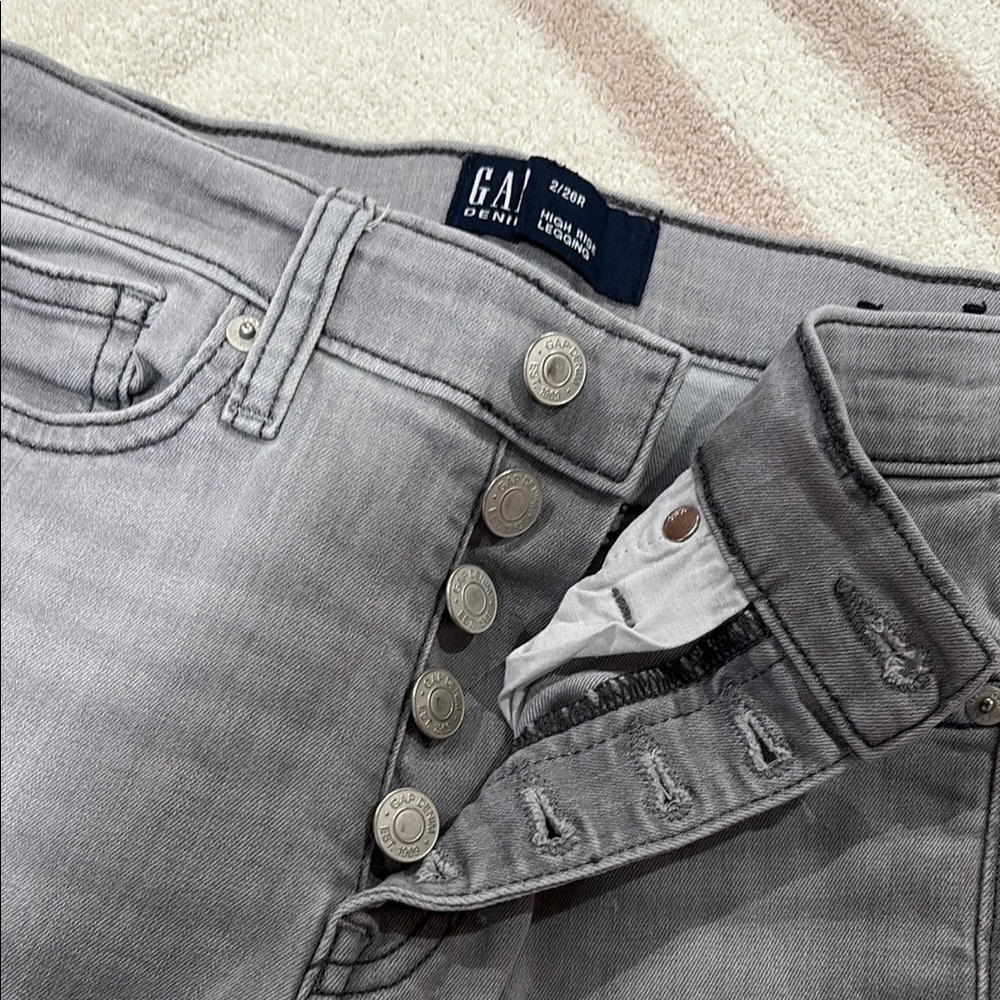 Gap High Rise Jeggings - Picture 2 of 4